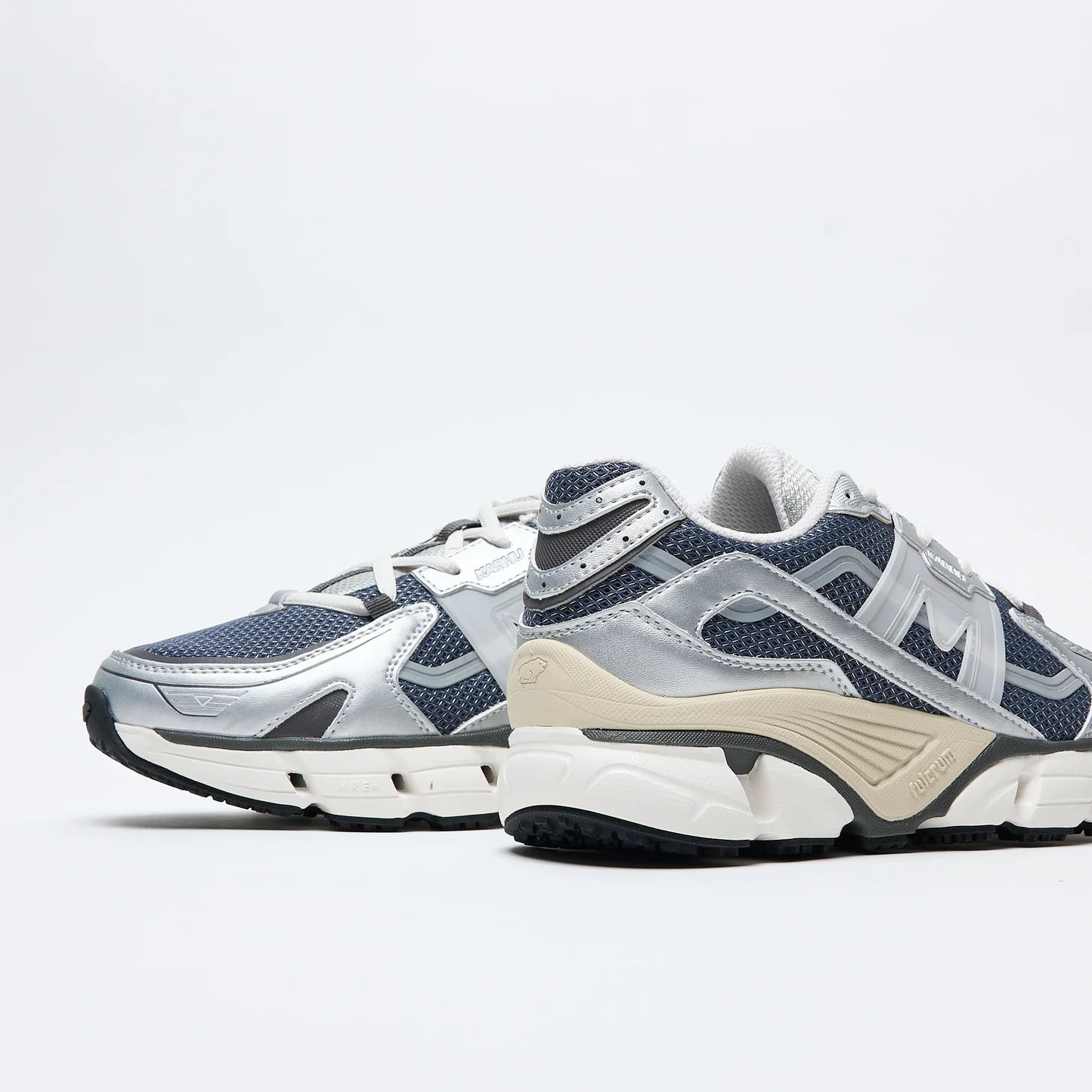 Karhu - Super Fulcrum (Silver / Vintage Indigo)