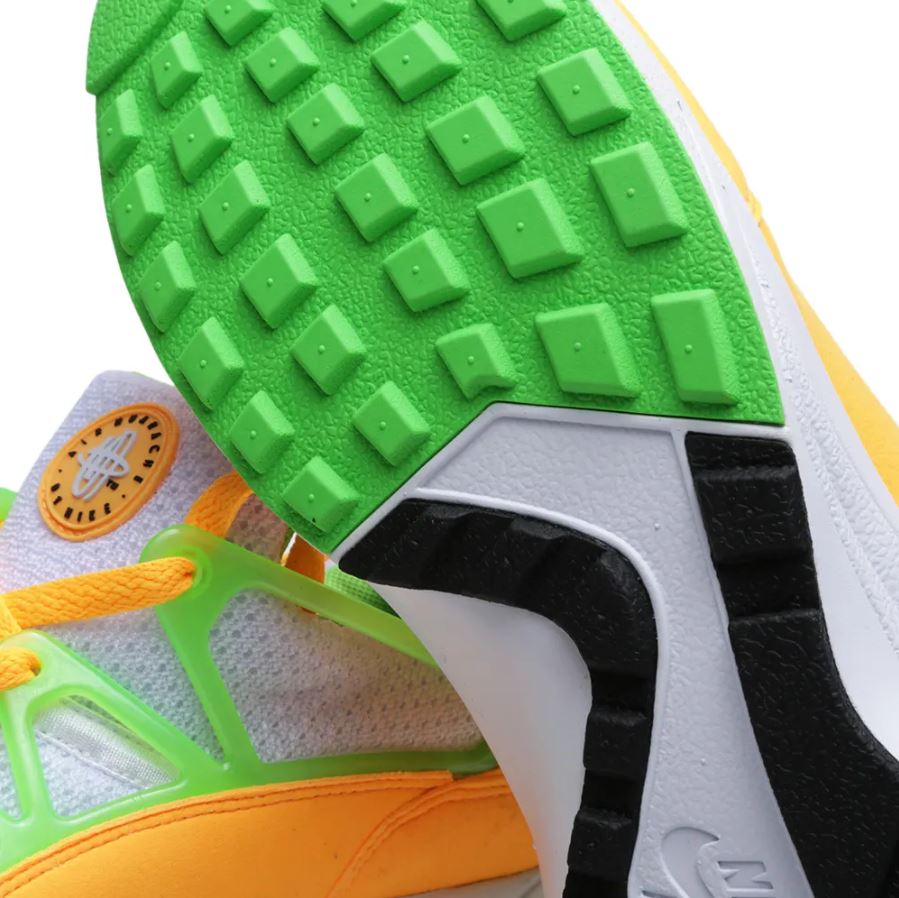 Nike - Air Huarache Light (Atomic Mango / Action Green)